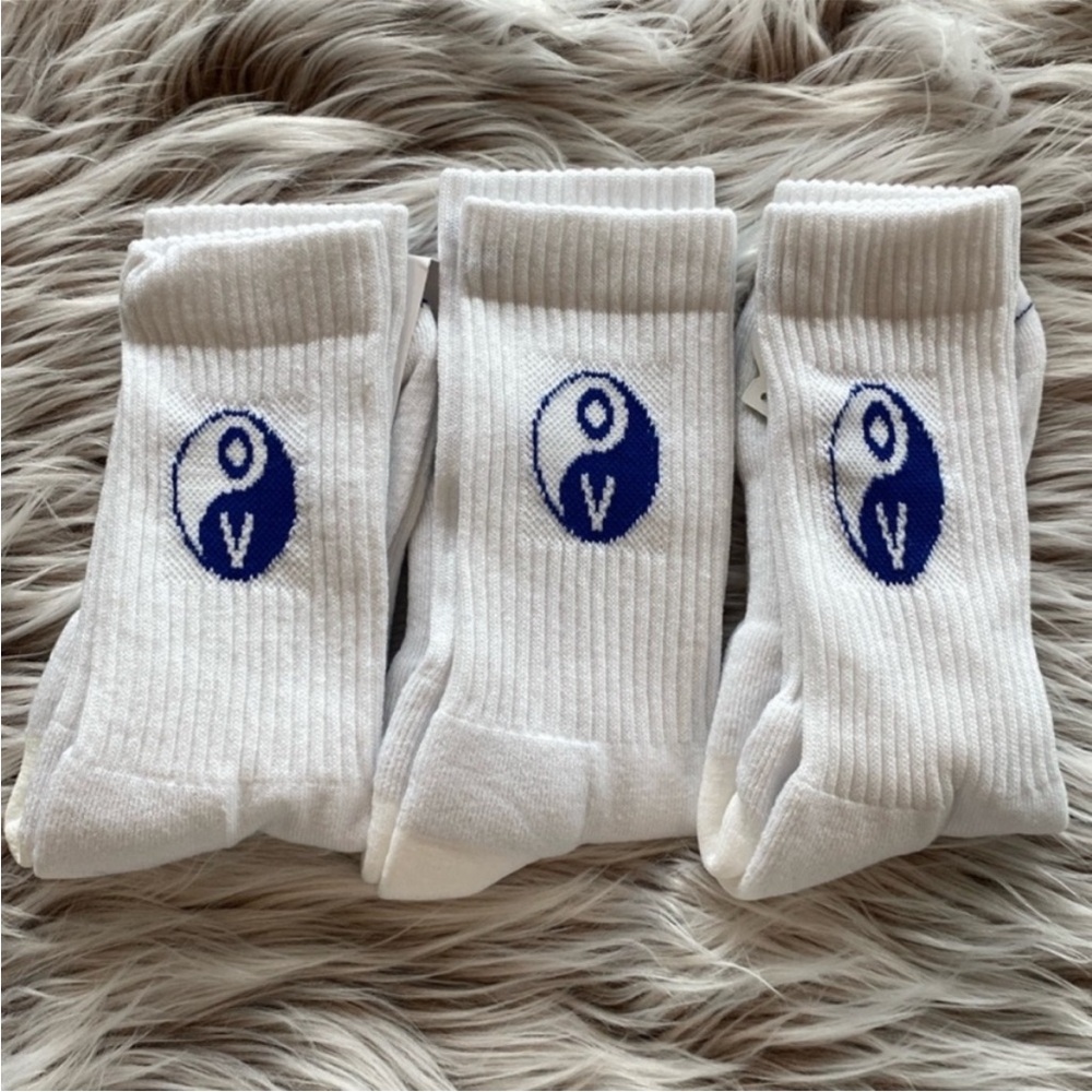 NWT Outdoor Voices Graphic Comfort Plush Crew Sock White / Blue 1 Pair - Picture 4 of 4